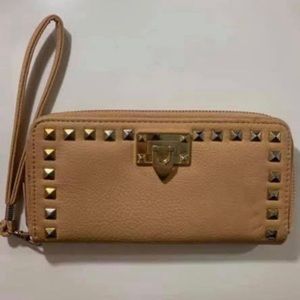 Tan wristlet